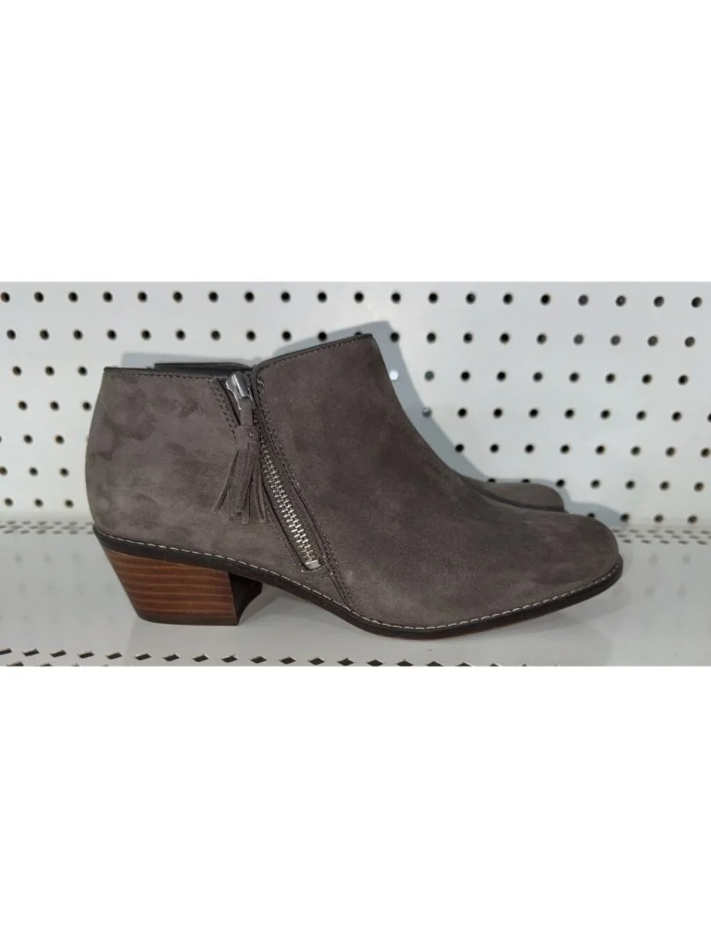 Vionic Serena Womens Suede Tasseled Side Zip Ankle Boots Booties Size 8.5 Greige